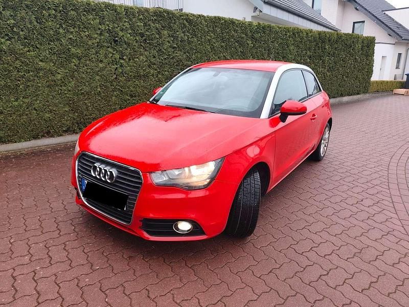 Gebraucht Audi A1 Attraction 105 PS (77 kW) 2010 Rot Kleinwagen