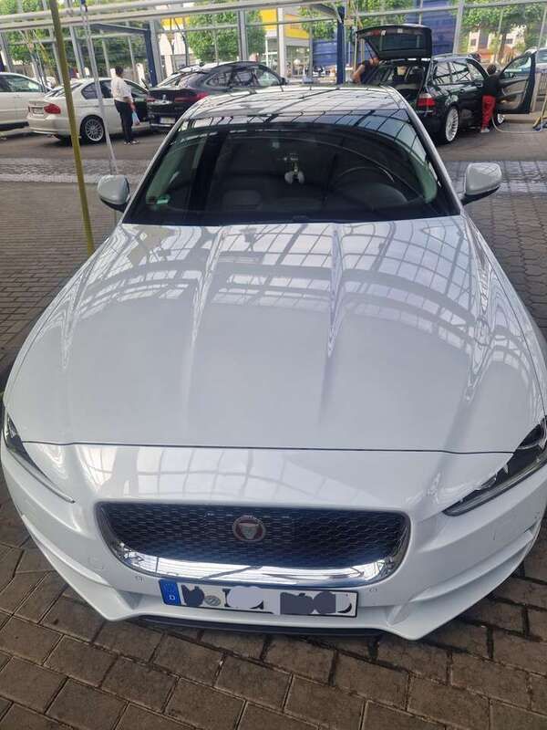 Weiß Gebraucht 2017 Jaguar XE Pure Limousine | 19.750 € (Teuer) - Bild 1/4