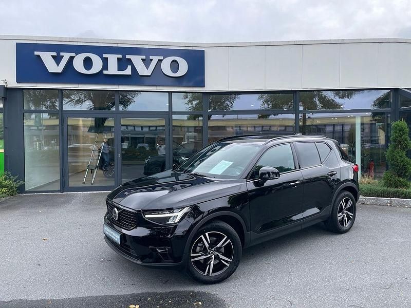 Schwarz Gebraucht 2022 Volvo XC40 Plus SUV | 34.500 € (Fairer Preis) - Bild 1/4
