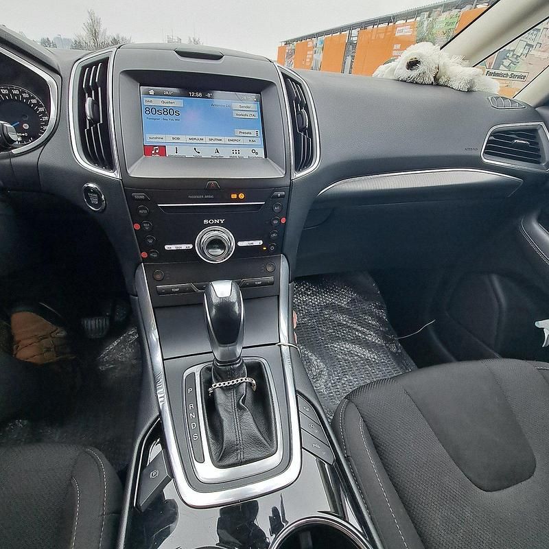 Gebraucht Ford S-MAX Titanium 150 PS (110 kW) 2017 Schwarz Van / Kleinbus