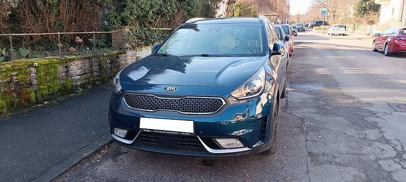 Gebraucht Kia Niro Spirit 105 PS (77 kW) 2016 Blau SUV