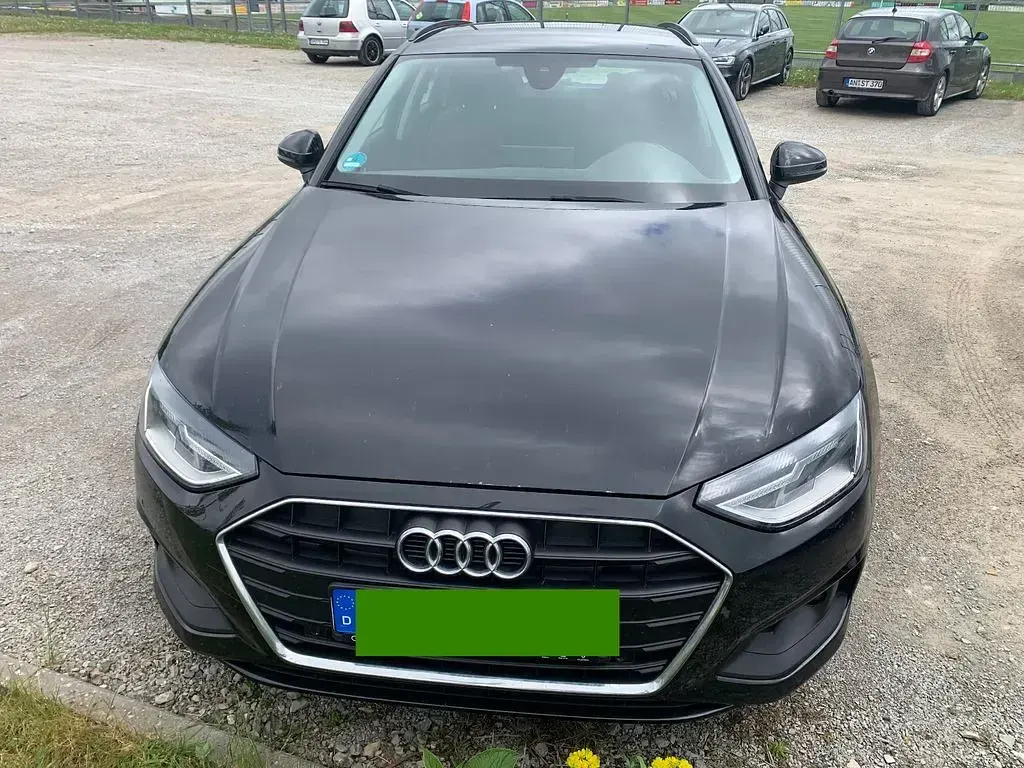 Używany Audi A4 122 KM (89 kW) 2020 Czarny Kombi