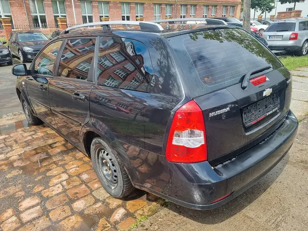Gebraucht Chevrolet Nubira SX 109 PS (80 kW) 2011 Schwarz Kombi