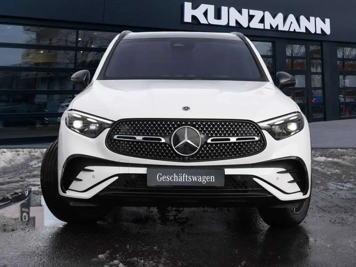 Gebraucht Mercedes GLC220 AMG 197 PS (144 kW) 2026 Polarweiß SUV