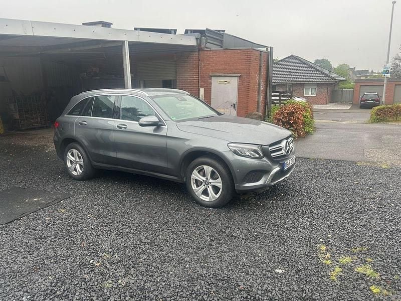 Gebraucht Mercedes GLC250 204 PS (150 kW) 2019 Grau SUV