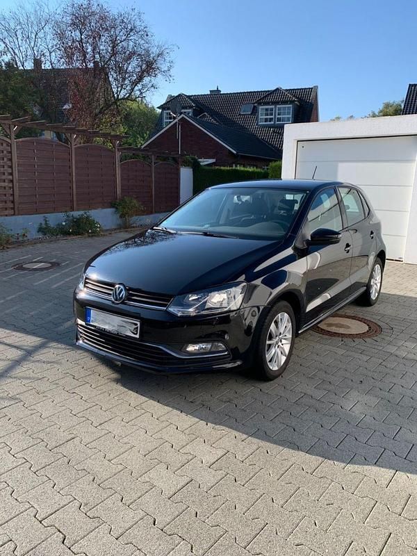 Schwarz Gebraucht 2015 VW Polo Comfortline Kleinwagen | 7.890 € (Fairer Preis) - Bild 1/4
