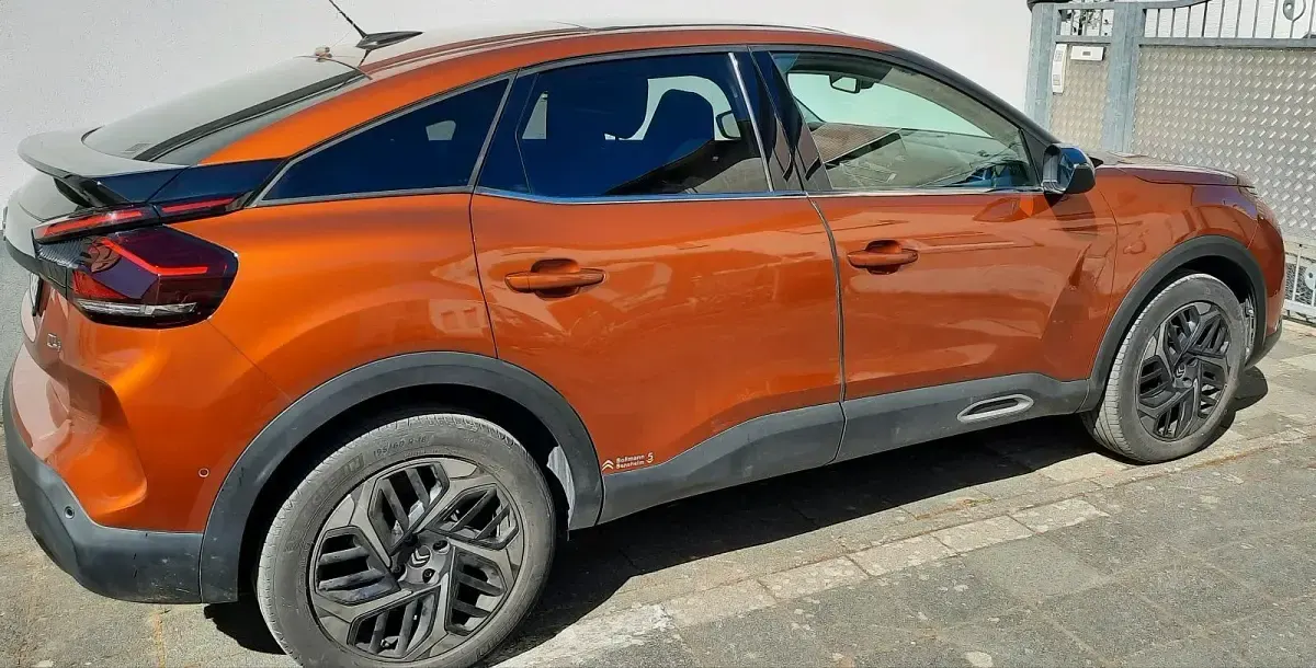 Usata Citroën C4 Shine 131 CV (96 kW) 2021 Marrone Berlina