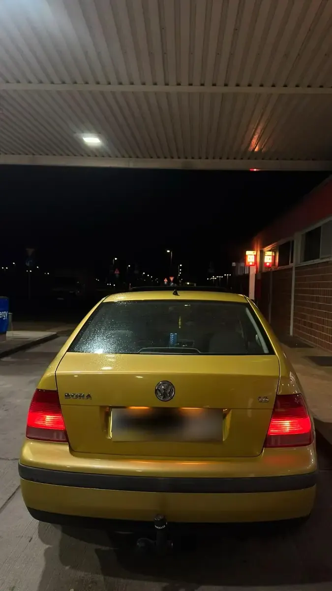 Gebraucht VW Bora 102 PS (75 kW) 2000 Gold Limousine