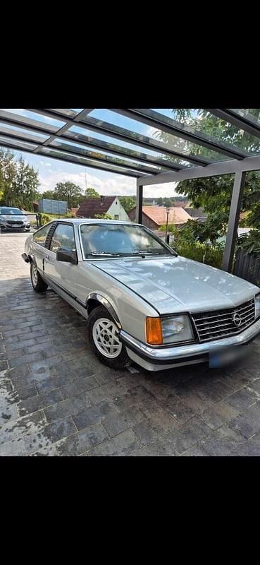 Silber Gebraucht 1981 Opel Senator Limousine | 3.600 € - Bild 1/4