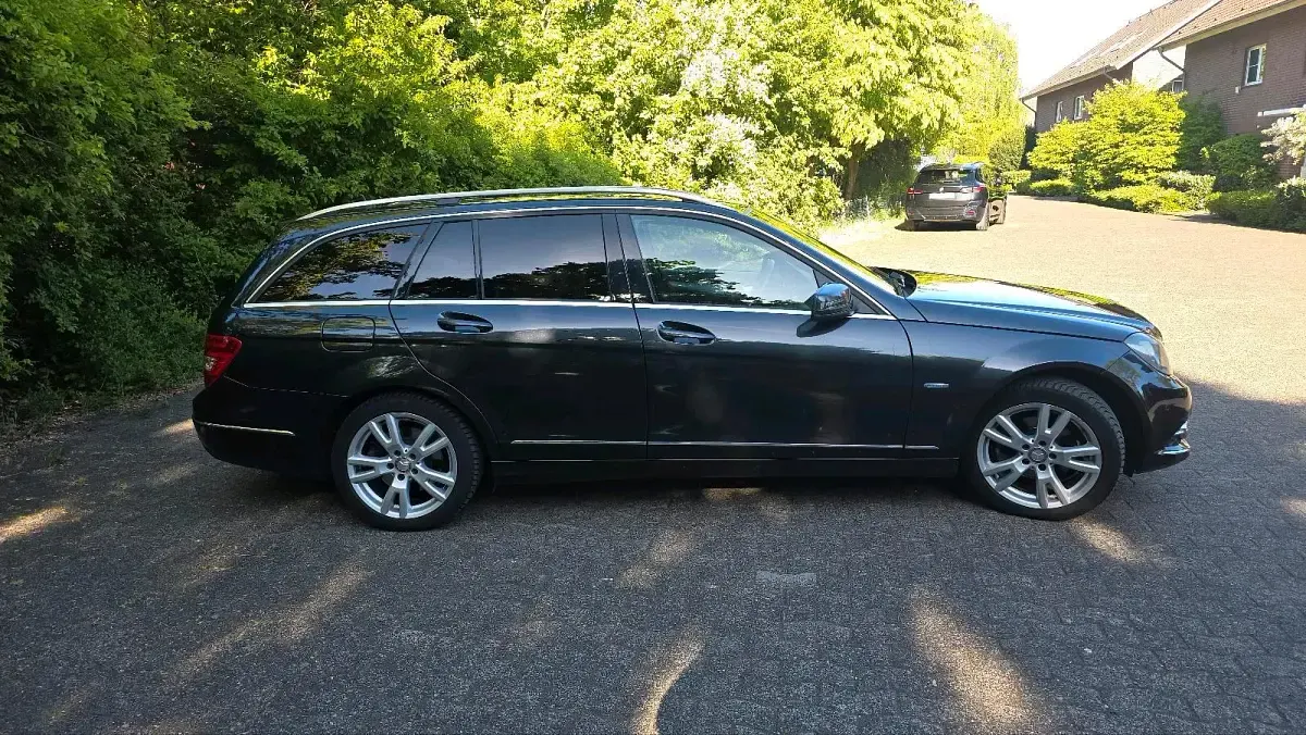 Gebraucht Mercedes C250 204 PS (150 kW) 2011 Kombi