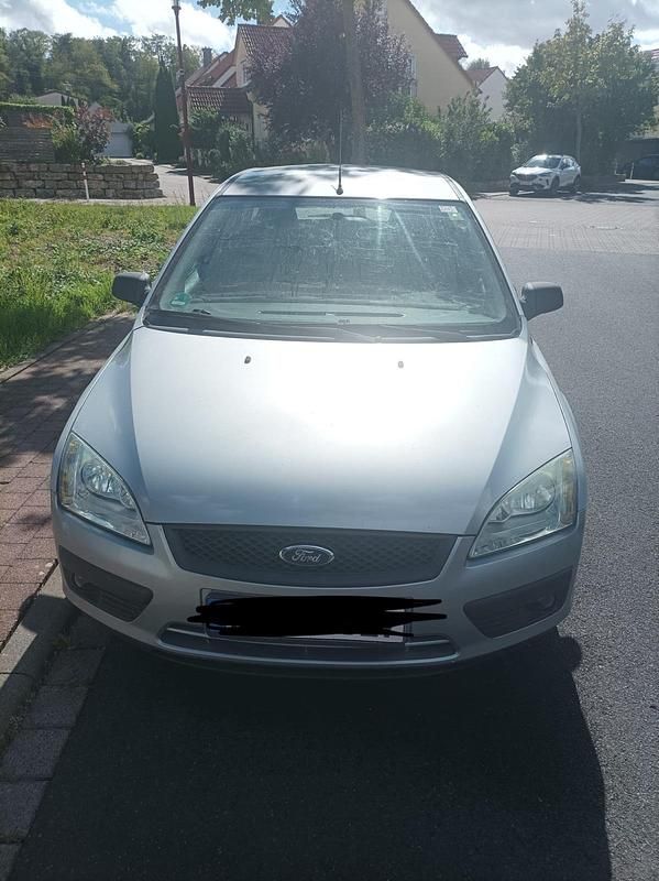 Silber Gebraucht 2005 Ford Focus Kombi | 650 € (Superpreis) - Bild 1/4