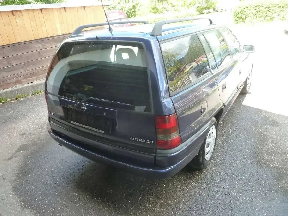 Gebraucht Opel Astra 75 PS (55 kW) 1997 Blau Kombi