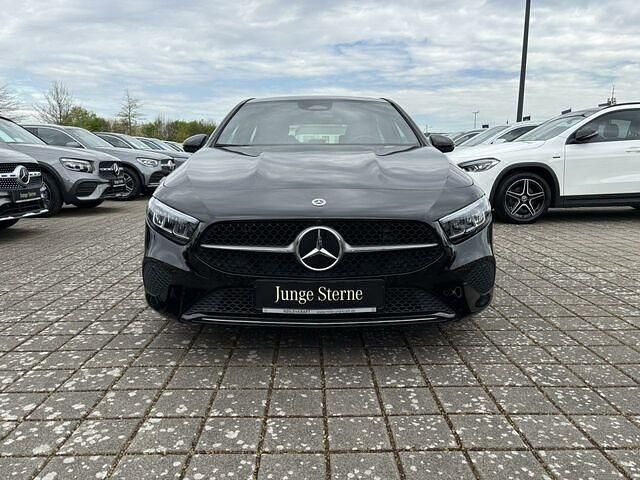 Gebraucht Mercedes A200 Progressive 163 PS (119 kW) 2024 Schwarz Kleinwagen