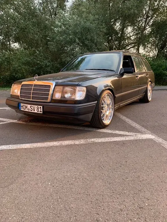 Gebraucht Mercedes 230 132 PS (97 kW) 1989 Schwarz Limousine