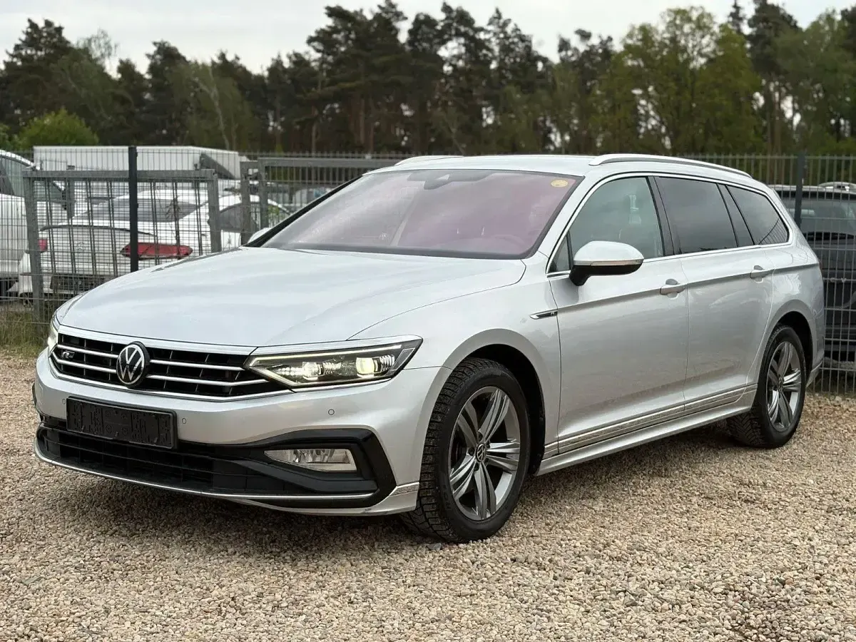 Second-hand VW Passat R-line 200 CP (147 kW) 2021 Argintiu Break