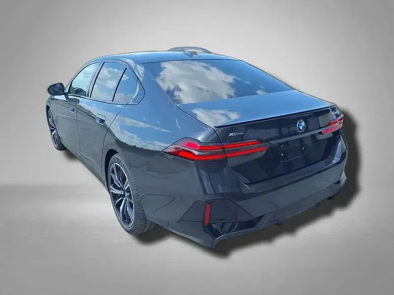 Gebraucht BMW 540 M Sport 286 PS (210 kW) 2026 Sophistograu brillanteffekt metallic Limousine