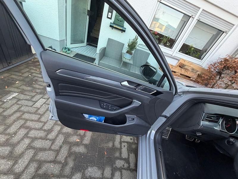Gebraucht VW Passat Business 122 PS (89 kW) 2022 Grau Kombi