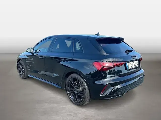Gebraucht Audi A3 S-Line 116 PS (85 kW) 2025 Schwarz Limousine