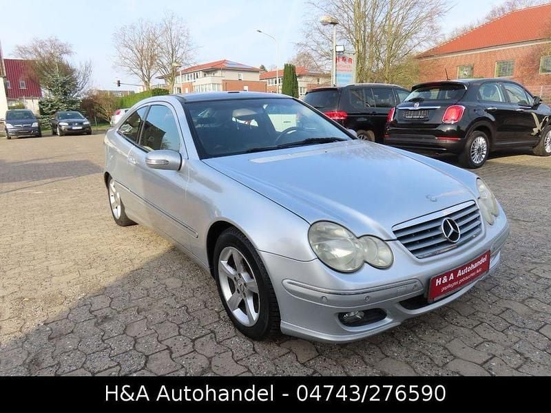 Gebraucht Mercedes C180 143 PS (105 kW) 2005 Silber Coupé