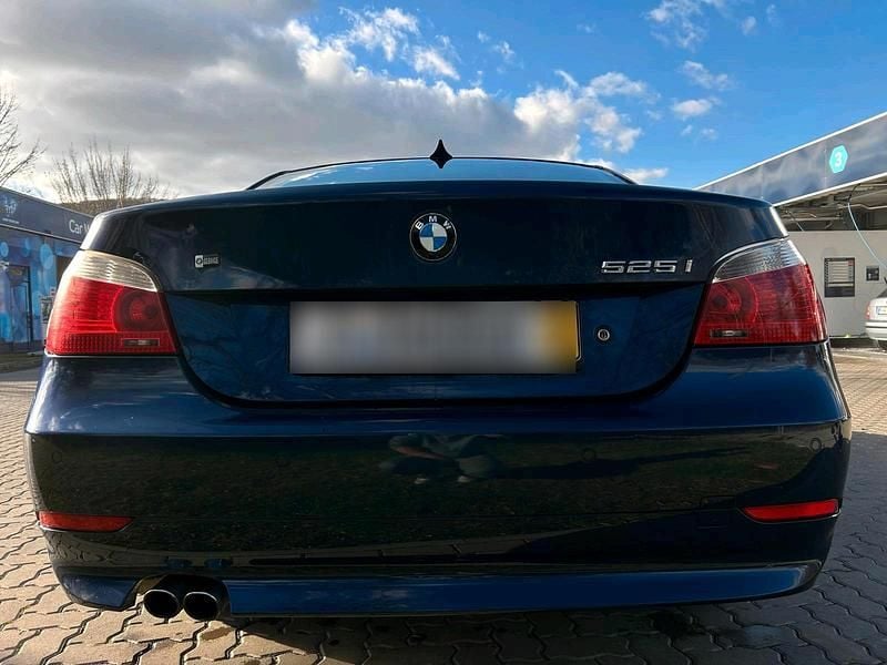 Gebraucht BMW 525 192 PS (141 kW) 2004 Blau Limousine