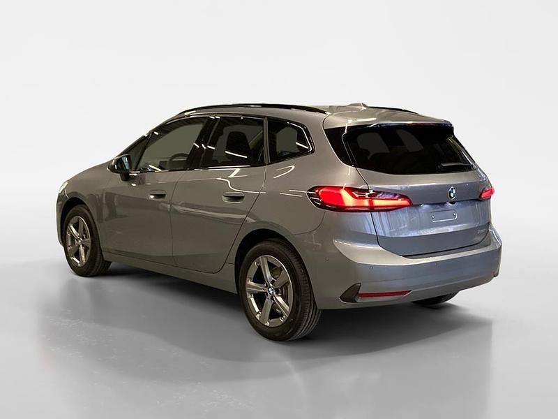 Neu BMW 218 Luxury Line 136 PS (100 kW) 2026 Skyscraper grau metallic Kombi