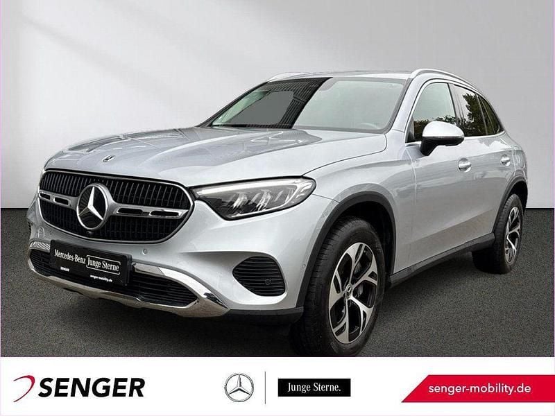 Silber Gebraucht 2023 Mercedes GLC300e Avantgarde SUV | 51.210 € (Guter Preis) - Bild 1/4