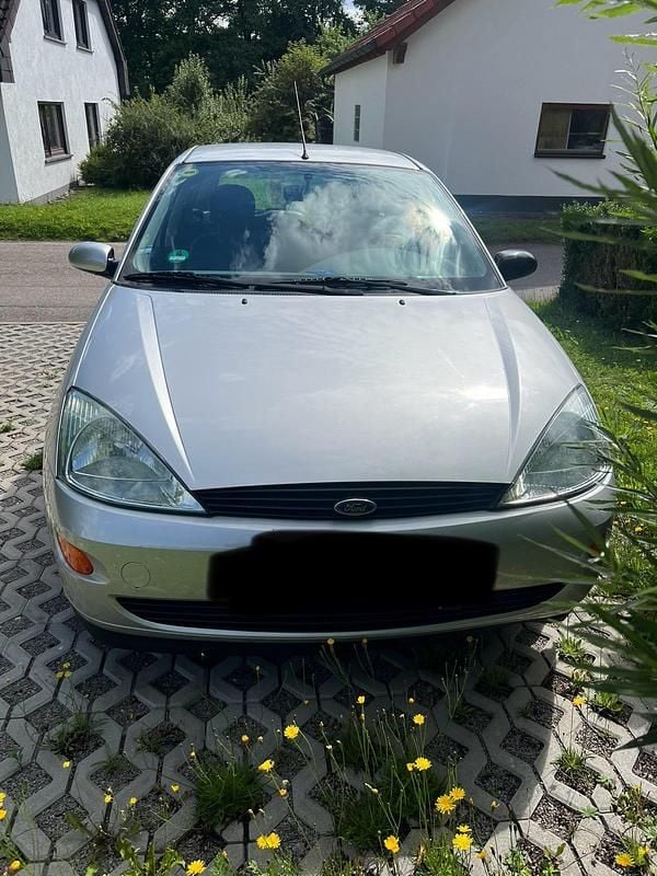 Silber Gebraucht 1999 Ford Focus Kombi | 2.000 € (Fairer Preis) - Bild 1/4