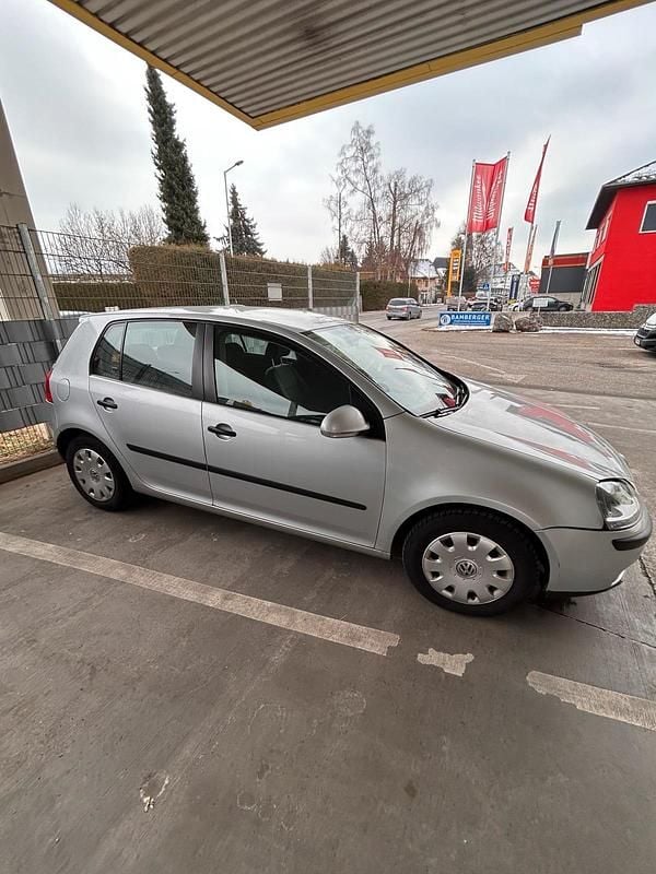 Gebraucht VW Golf IV 90 PS (66 kW) 2004 Silber Limousine