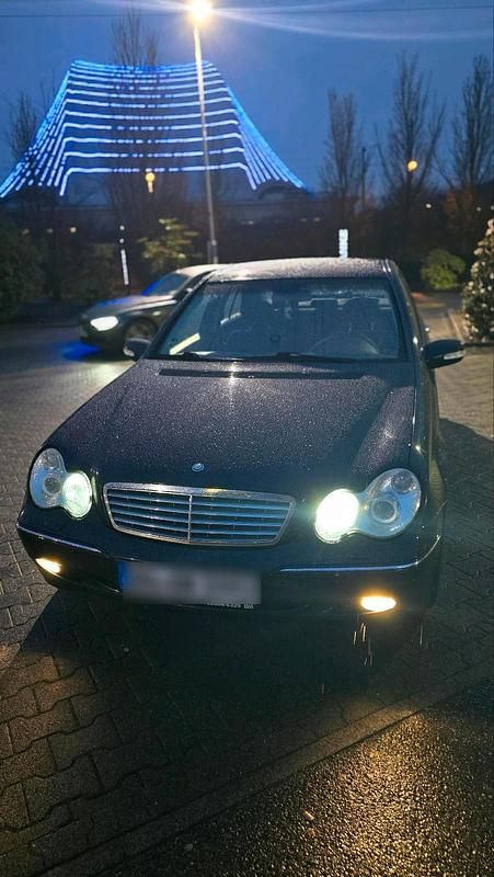 Gebraucht Mercedes C220 150 PS (110 kW) 2004 Andere farben Coupé
