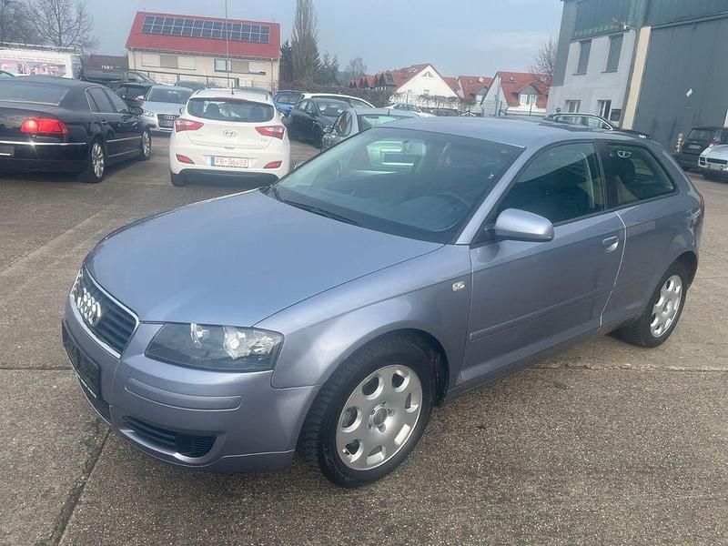 Gebraucht Audi A3 Attraction 102 PS (75 kW) 2003 Silber Limousine