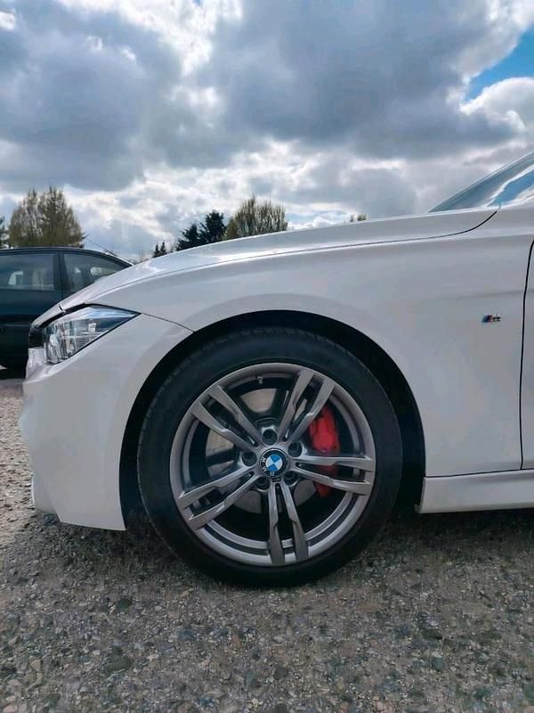 Gebraucht BMW 330 M Performance 306 PS (225 kW) 2017 Weiß Kombi
