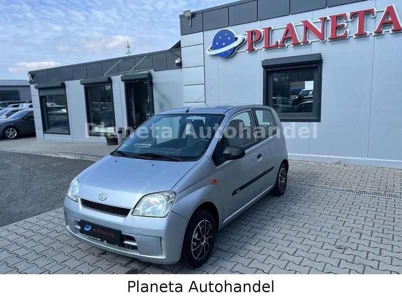 Gebraucht Daihatsu Cuore 58 PS (42 kW) 2004 Silber Kleinwagen