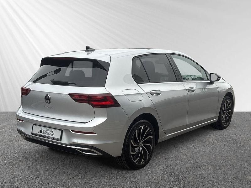 Gebraucht VW Golf Active 116 PS (85 kW) 2022 Silber Limousine