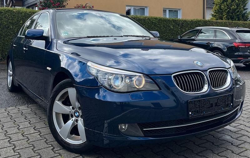 Gebraucht BMW 525 Sport Line 197 PS (144 kW) 2008 Blau Limousine
