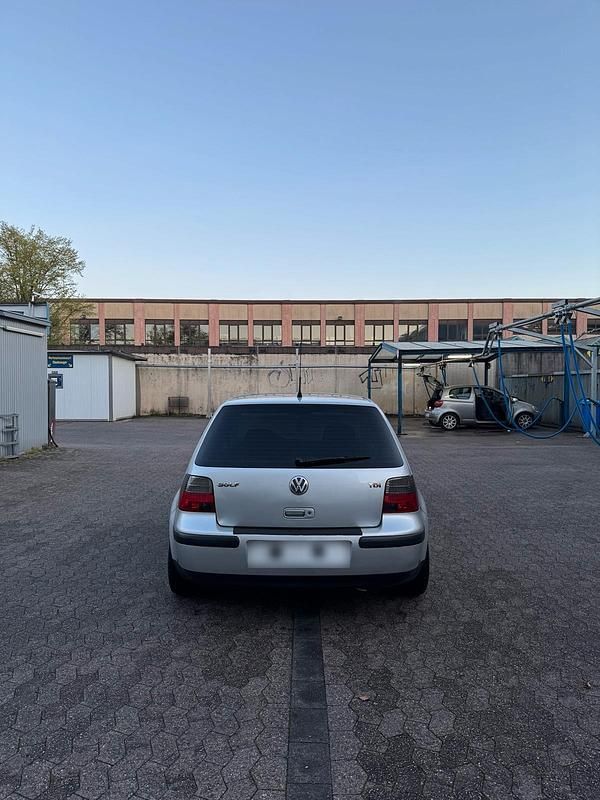 Gebraucht VW Golf IV 101 PS (74 kW) 2002 Silber Kleinwagen