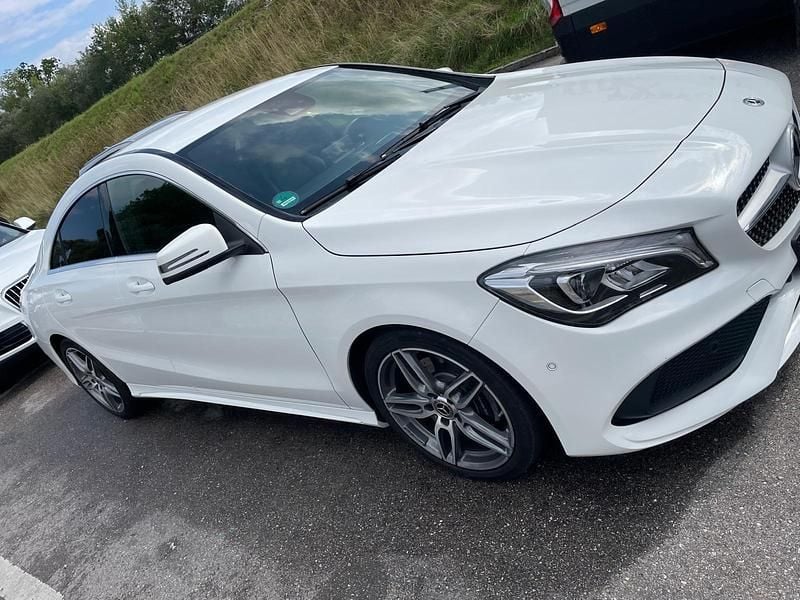 Gebraucht Mercedes CLA220 184 PS (135 kW) 2018 Weiß Limousine