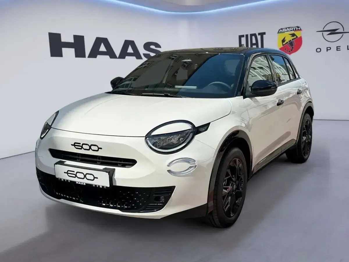 Neu Fiat 600 Street 101 PS (74 kW) 2026 Bicolore SUV