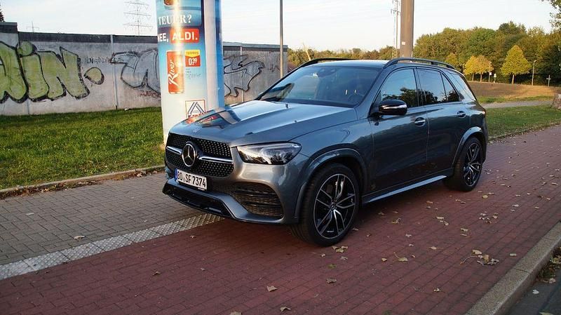 Grau Gebraucht 2023 Mercedes GLE400 SUV | 79.999 € (Teuer) - Bild 1/4