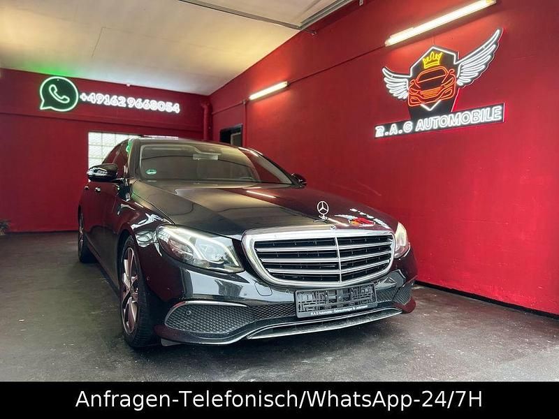 Schwarz Gebraucht 2017 Mercedes E220 Limousine | 18.900 € (Guter Preis) - Bild 1/4