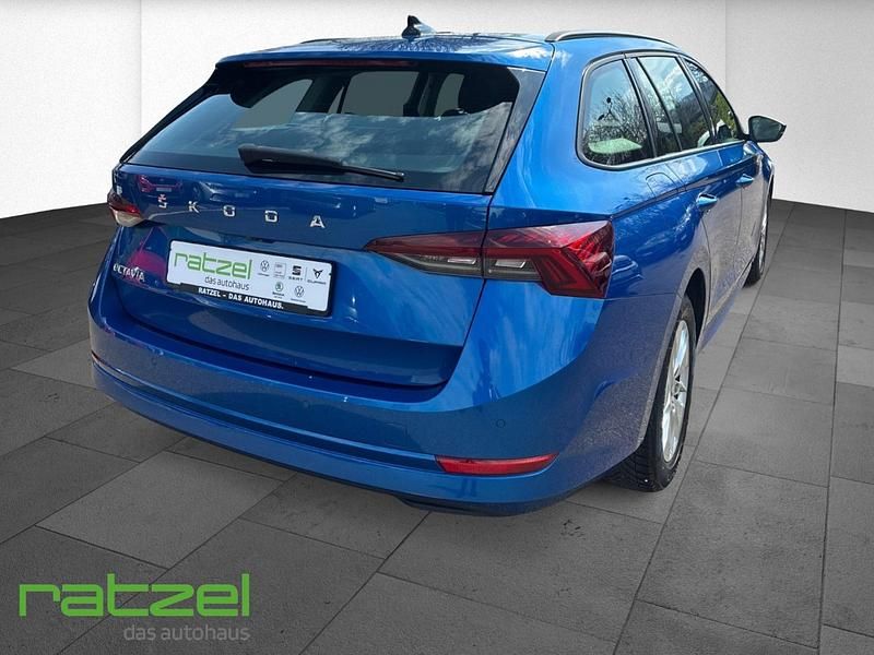 Gebraucht Skoda Octavia Ambition 116 PS (85 kW) 2023 Blau Kombi
