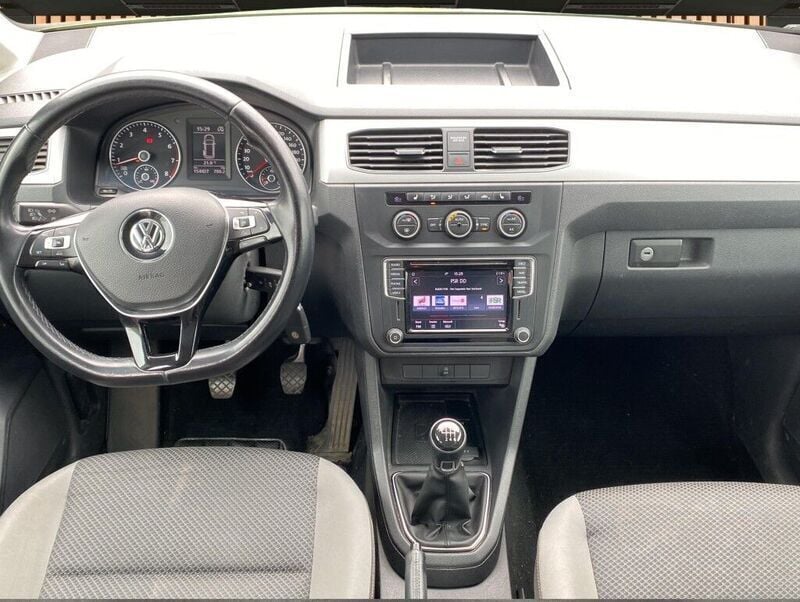 Gebraucht VW Caddy Trendline 125 PS (91 kW) 2016 Viperngrün metallic Van / Kleinbus