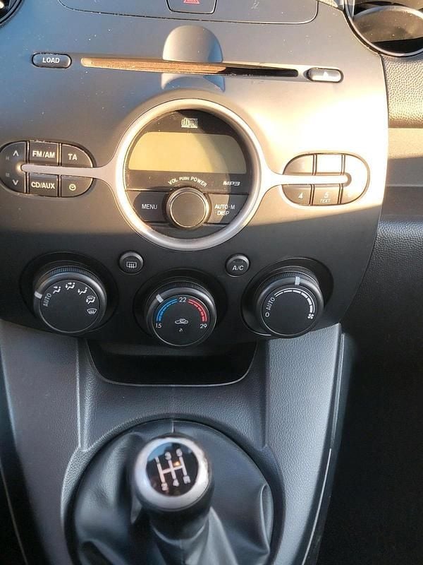 Usata Mazda 2 103 CV (75 kW) 2009 Blu Utilitaria