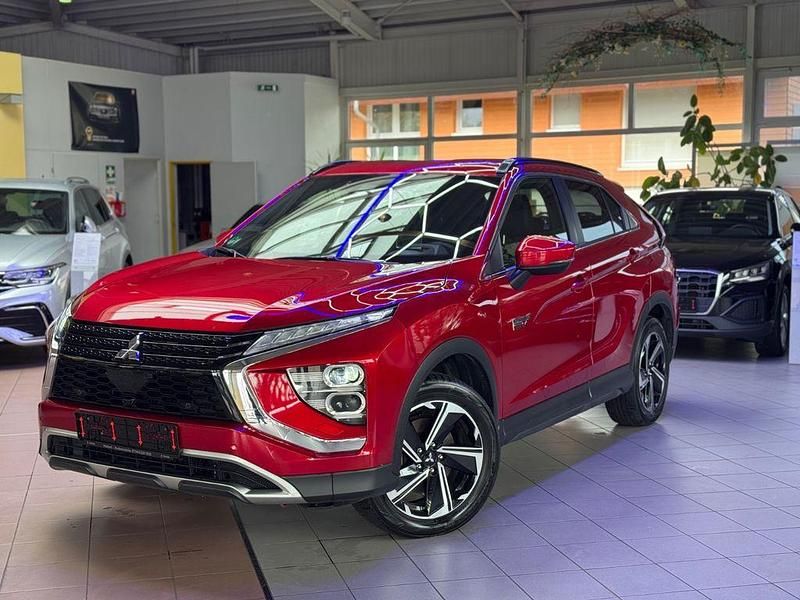 Rot Gebraucht 2021 Mitsubishi Eclipse Cross Plus SUV | 21.980 € (Fairer Preis) - Bild 1/4