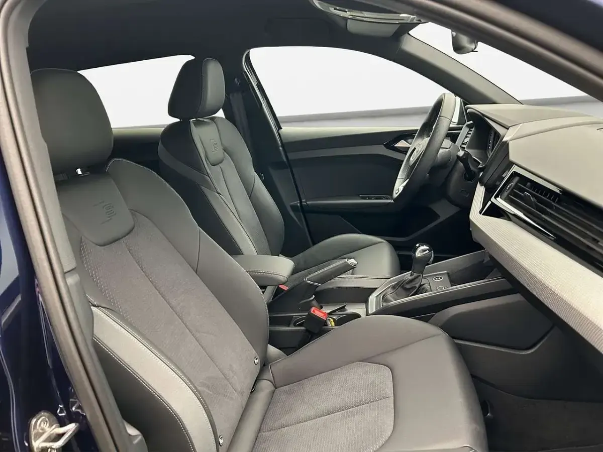 Gebraucht Audi A1 S-Line 150 PS (110 kW) 2025 Navarrablau metallic SUV