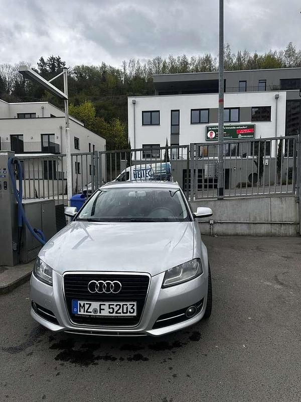 Gebraucht Audi A3 Attraction 125 PS (91 kW) 2011 Grau Kleinwagen