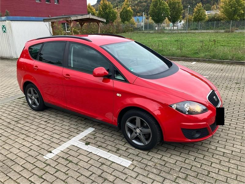 Rot Gebraucht 2015 Seat Altea XL Van / Kleinbus | 5.500 € (Fairer Preis) - Bild 1/4