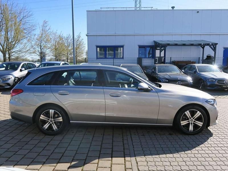 Gebraucht Mercedes C220 Advanced Plus 197 PS (144 kW) 2024 Silber Kombi