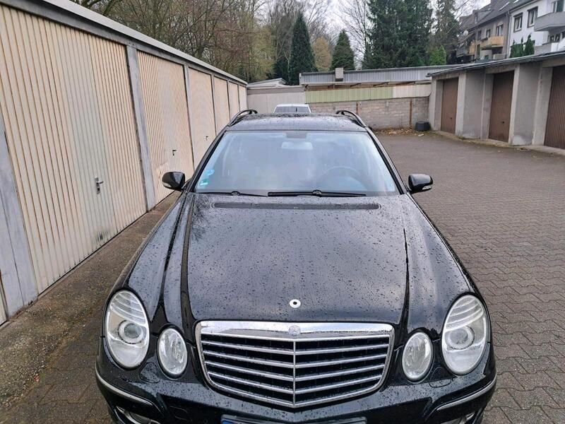 Schwarz Gebraucht 2007 Mercedes E220 Kombi | 4.500 € (Guter Preis) - Bild 1/4