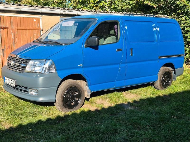 Blau Gebraucht 2010 Toyota HiAce Van | 12.000 € - Bild 1/4
