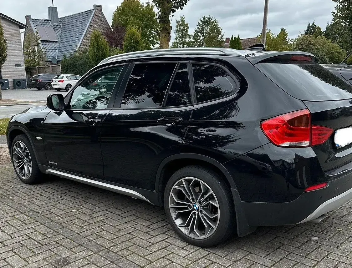 Gebraucht BMW X1 143 PS (105 kW) 2010 Schwarz SUV
